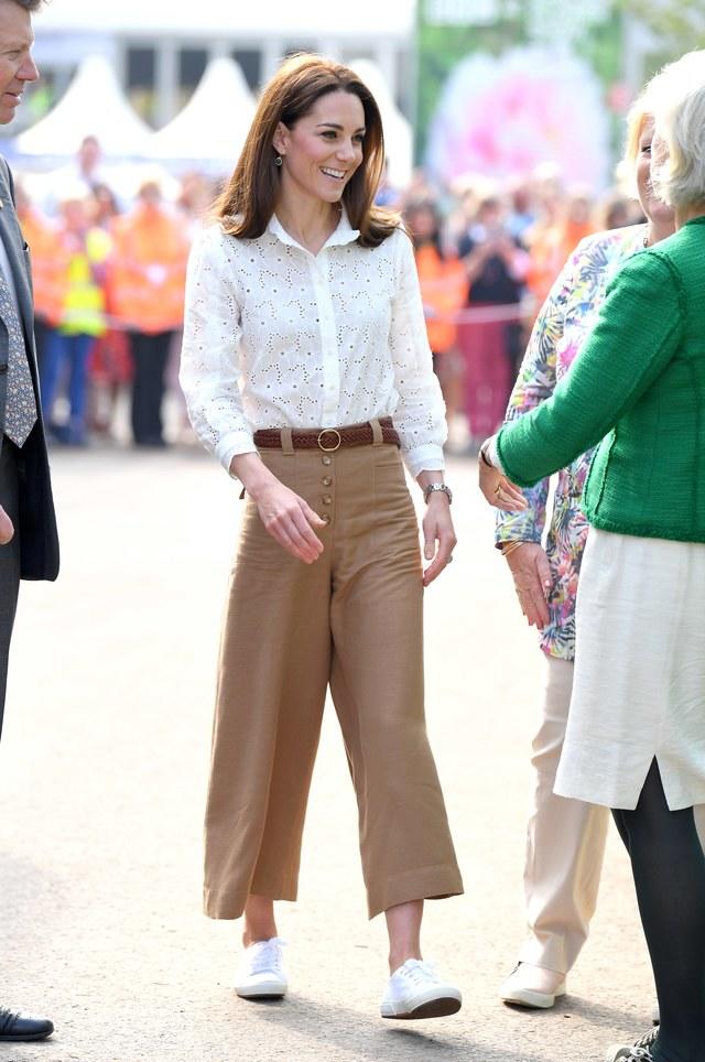 Outfit: El outfit sport elegante de Kate Middleton que todas