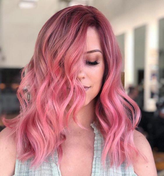 4 estilos de cómo puedes llevar el cabello rosado y verte fenomenal